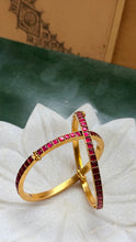 Load image into Gallery viewer, Red kundan openable kundan stone bangle
