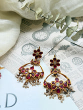 Load image into Gallery viewer, Vintage style statement earrings
