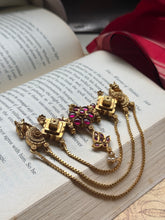 Load image into Gallery viewer, Vintage style statement pendant
