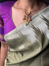 Load image into Gallery viewer, Vintage statement pendant with hasli
