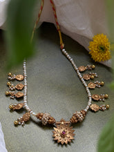 Load image into Gallery viewer, Pearl necklace
