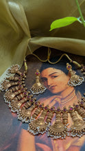 Load image into Gallery viewer, Statement vintage style necklace set

