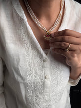 Load image into Gallery viewer, Pearl bunch necklace
