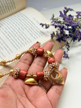 Load image into Gallery viewer, Pearl necklace handcrafted in silver 92.5 and gold polish

