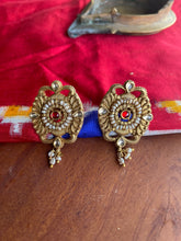 Load image into Gallery viewer, Silver 925 gold polish vintage kundan earrings
