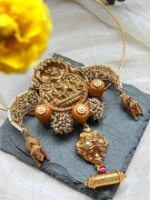 Load image into Gallery viewer, Statement vintage 925gold polish pendant with hasli
