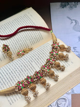 Load image into Gallery viewer, Kundan necklace set with thread work
