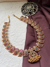 Load image into Gallery viewer, Statement mango necklace in silver 925 in gold polish
