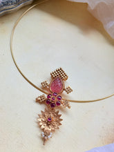Load image into Gallery viewer, Statement vintage style pendant

