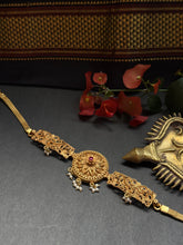 Load image into Gallery viewer, Statement vintage style choker necklace
