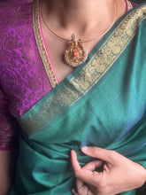 Load image into Gallery viewer, Vintage style pendant with earrings
