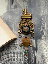 Load image into Gallery viewer, Gold polished, vintage style pendant in silver 925
