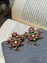 Load image into Gallery viewer, Kundan work earrings in gold polish
