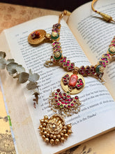 Load image into Gallery viewer, Statement vintage style silver necklace
