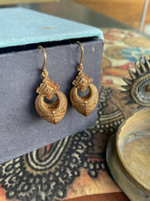 Load image into Gallery viewer, Vintage inspired (925 silver) earrings in gold polish-4
