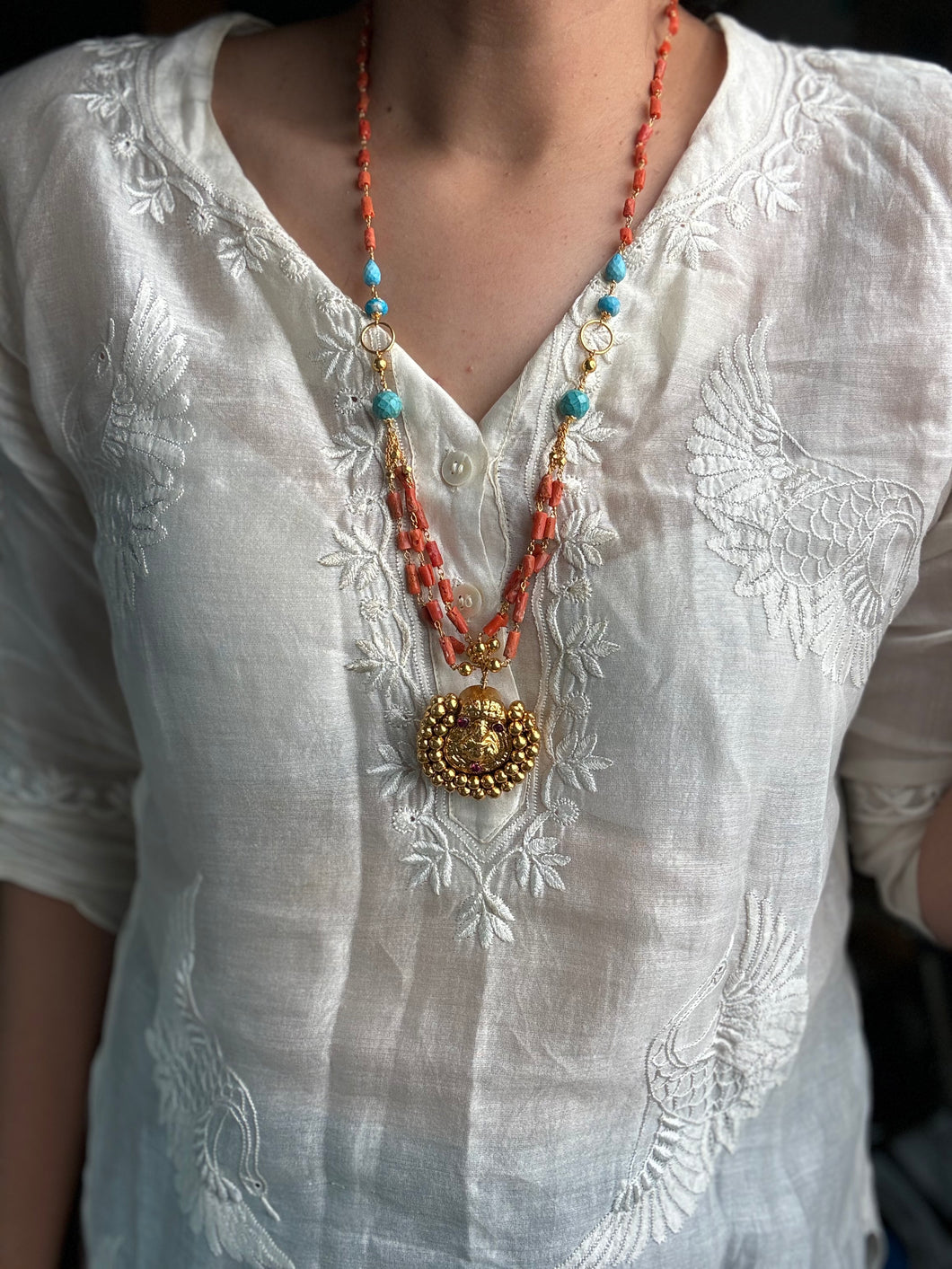 Antique coral beaded necklace with vintage pendant 2