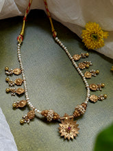 Load image into Gallery viewer, Pearl necklace
