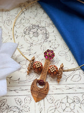 Load image into Gallery viewer, Vintage style statement pendant
