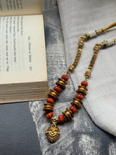 Load image into Gallery viewer, Kundan necklace in silver 925 and gold polish
