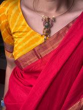 Load image into Gallery viewer, Vintage statement pendant hasli
