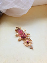 Load image into Gallery viewer, Statement vintage style pendant
