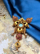 Load image into Gallery viewer, Vintage style statement pendant
