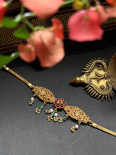 Load image into Gallery viewer, Statement vintage style choker necklace
