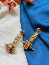 Load image into Gallery viewer, Vintage style statement earrings
