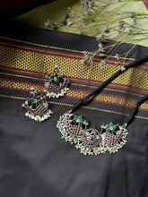 Load image into Gallery viewer, Statement kundan fish necklace
