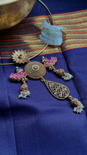 Load image into Gallery viewer, Statement vintage 925gold polish hasli with pendant-13
