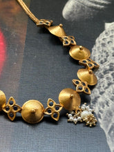 Load image into Gallery viewer, Vintage style necklace
