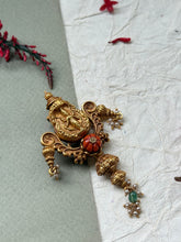 Load image into Gallery viewer, Gold polished, vintage style pendant in silver 925
