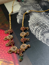 Load image into Gallery viewer, Vintage style statement necklace
