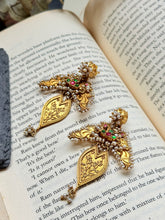 Load image into Gallery viewer, Vintage style earrings in gold polish
