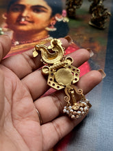 Load image into Gallery viewer, Vintage style statement pendant

