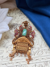 Load image into Gallery viewer, Vintage style statement pendant
