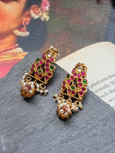 Load image into Gallery viewer, Kundan work earrings in gold polish
