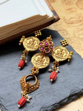 Load image into Gallery viewer, Vintage statement pendant
