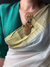 Load image into Gallery viewer, Statement vintage style peacock pendant with hasli
