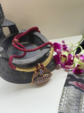 Load image into Gallery viewer, Kundan choker with thread work
