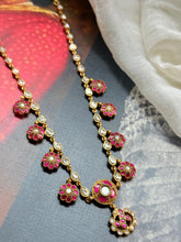 Load image into Gallery viewer, Kundan necklace in silver 925 and gold polish
