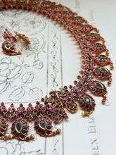 Load image into Gallery viewer, Statement mango necklace with earrings in silver 925 and gold polish
