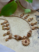 Load image into Gallery viewer, Pearl necklace
