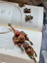 Load image into Gallery viewer, Vintage style statement pendant
