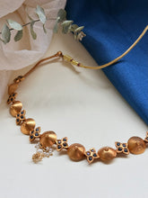 Load image into Gallery viewer, Vintage style necklace
