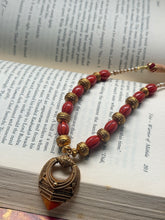 Load image into Gallery viewer, Coral necklace in silver 925 and gold polish
