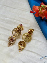Load image into Gallery viewer, Vintage style statement earrings
