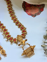 Load image into Gallery viewer, Statement coral necklace with earrings ( PRE ORDER)

