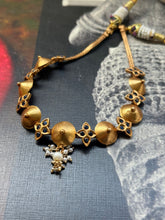 Load image into Gallery viewer, Vintage style necklace
