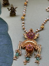 Load image into Gallery viewer, Vintage style pendant with pearl chain
